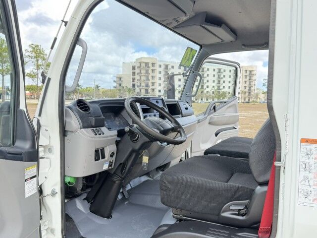 2020 Mitsubishi Fuso FE160 Gas 20' Dry Box Truck with 2,500lb Lift Gate Naples FL