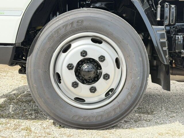 2020 Mitsubishi Fuso FE160 Gas 20' Dry Box Truck with 2,500lb Lift Gate Naples FL