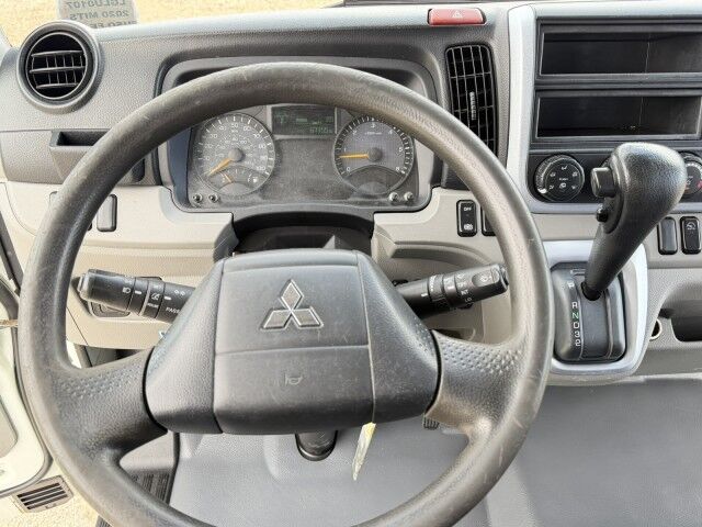 2020 Mitsubishi Fuso FE160 Gas 20' Dry Box Truck with 2,500lb Lift Gate Naples FL