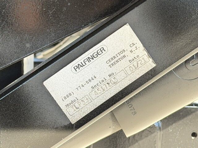 2020 Mitsubishi Fuso FE160GAS Crew Cab 15' BABCO steel flatbed Truck with 3,300lb. Lift Gate Miami FL