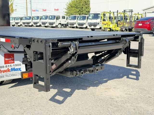 2020 Mitsubishi Fuso FE160GAS Crew Cab 15' BABCO steel flatbed Truck with 3,300lb. Lift Gate Miami FL