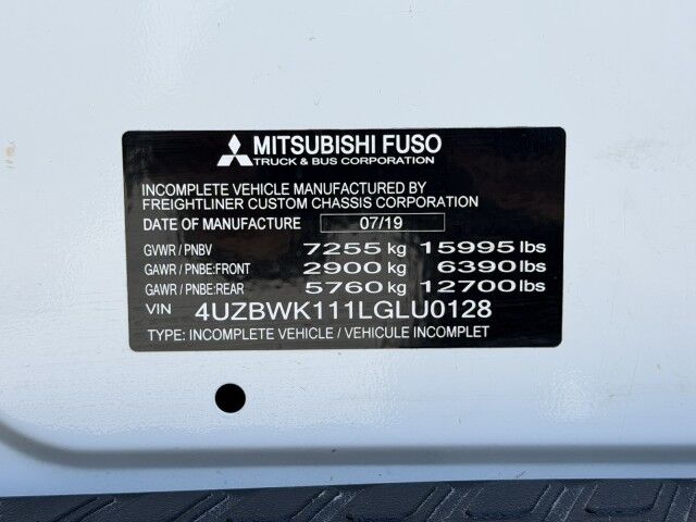 2020 Mitsubishi Fuso FE160GAS Crew Cab 15' BABCO steel flatbed Truck with 3,300lb. Lift Gate Miami FL