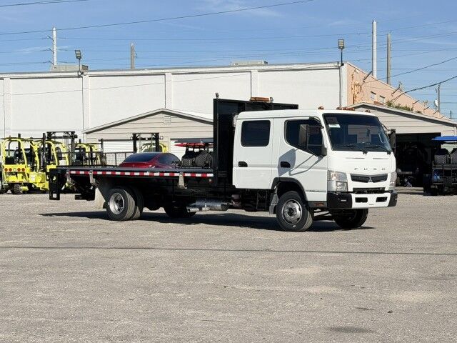 2020 Mitsubishi Fuso FE160GAS Crew Cab 15' BABCO steel flatbed Truck with 3,300lb. Lift Gate Miami FL