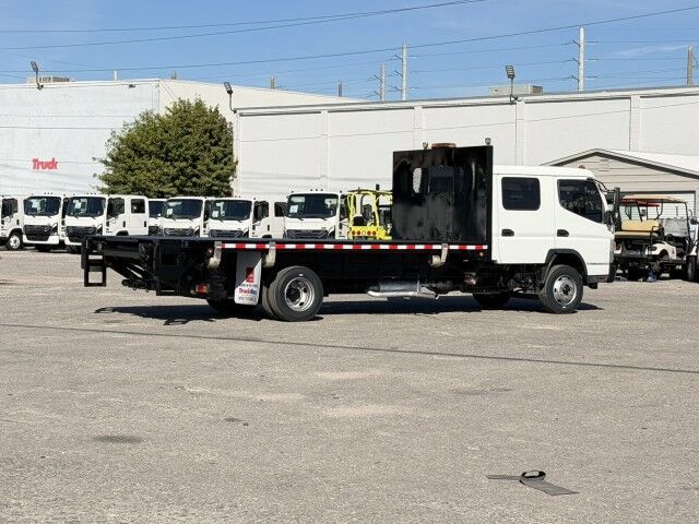 2020 Mitsubishi Fuso FE160GAS Crew Cab 15' BABCO steel flatbed Truck with 3,300lb. Lift Gate Miami FL