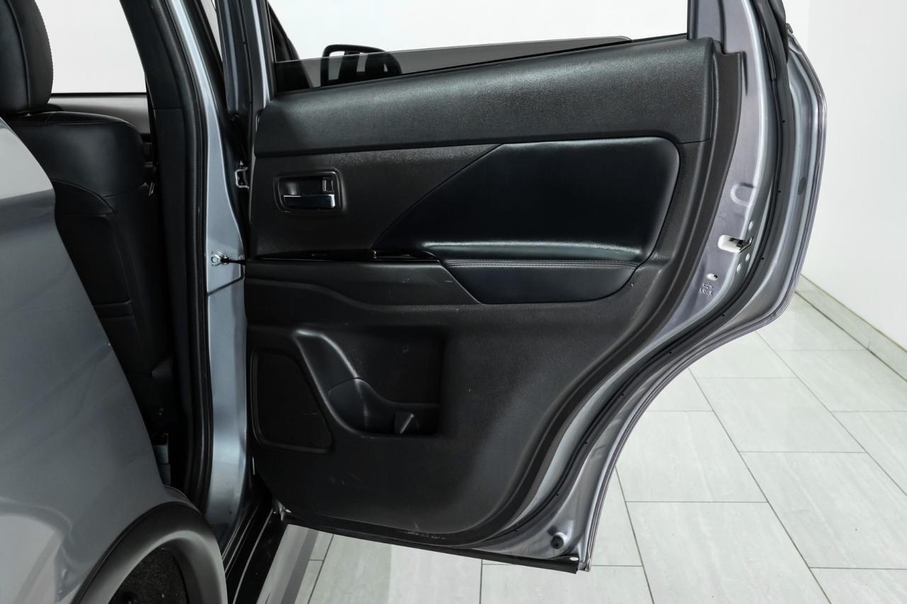 2020 Mitsubishi Outlander BLIND SPOT ASSIST LANE CHANGE ASSIST FORWARD COLLISION ALERT HEA Carrollton TX