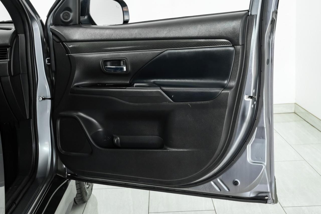 2020 Mitsubishi Outlander BLIND SPOT ASSIST LANE CHANGE ASSIST FORWARD COLLISION ALERT HEA Carrollton TX