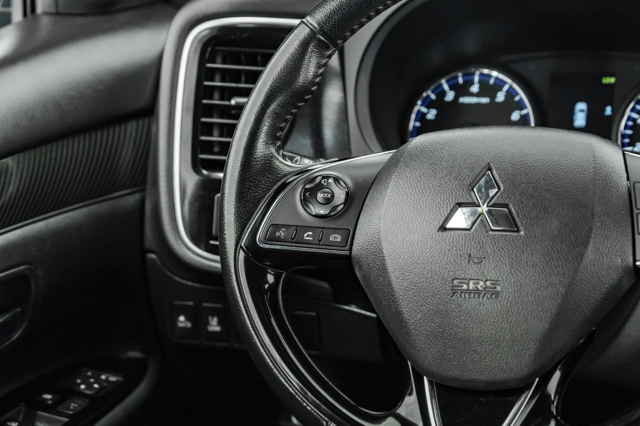 2020 Mitsubishi Outlander BLIND SPOT ASSIST LANE CHANGE ASSIST FORWARD COLLISION ALERT HEA Carrollton TX