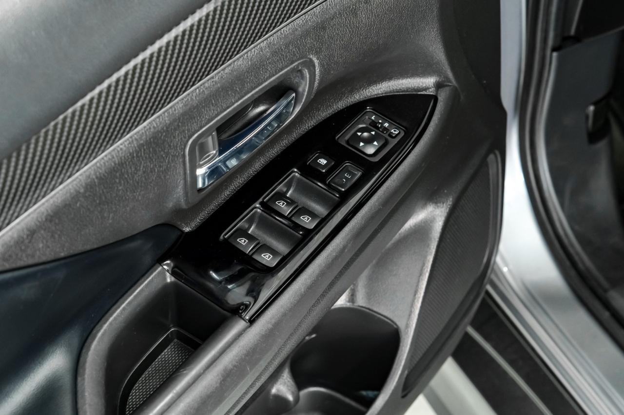 2020 Mitsubishi Outlander BLIND SPOT ASSIST LANE CHANGE ASSIST FORWARD COLLISION ALERT HEA Carrollton TX