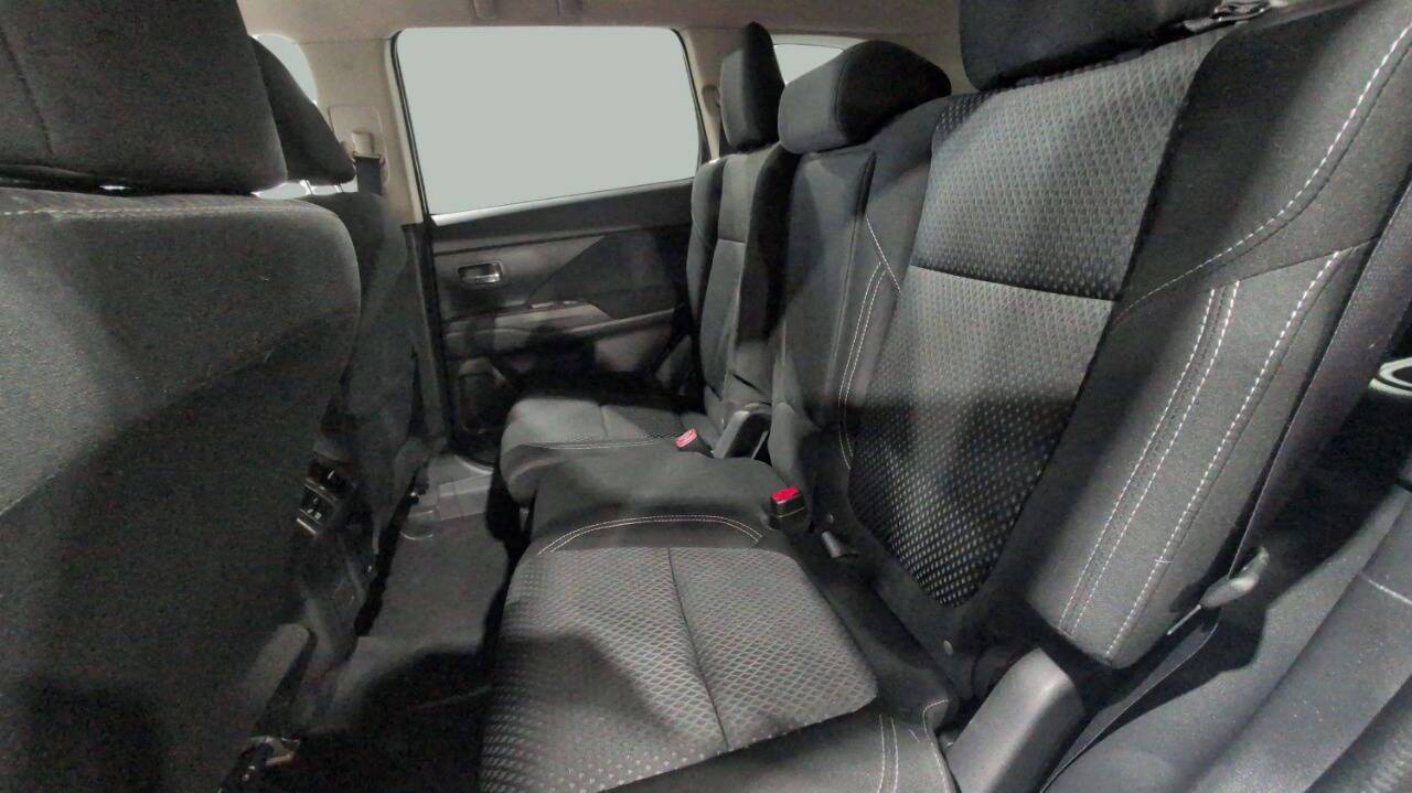 2020 Mitsubishi Outlander ES AWD 4dr SUV Lake Orion MI