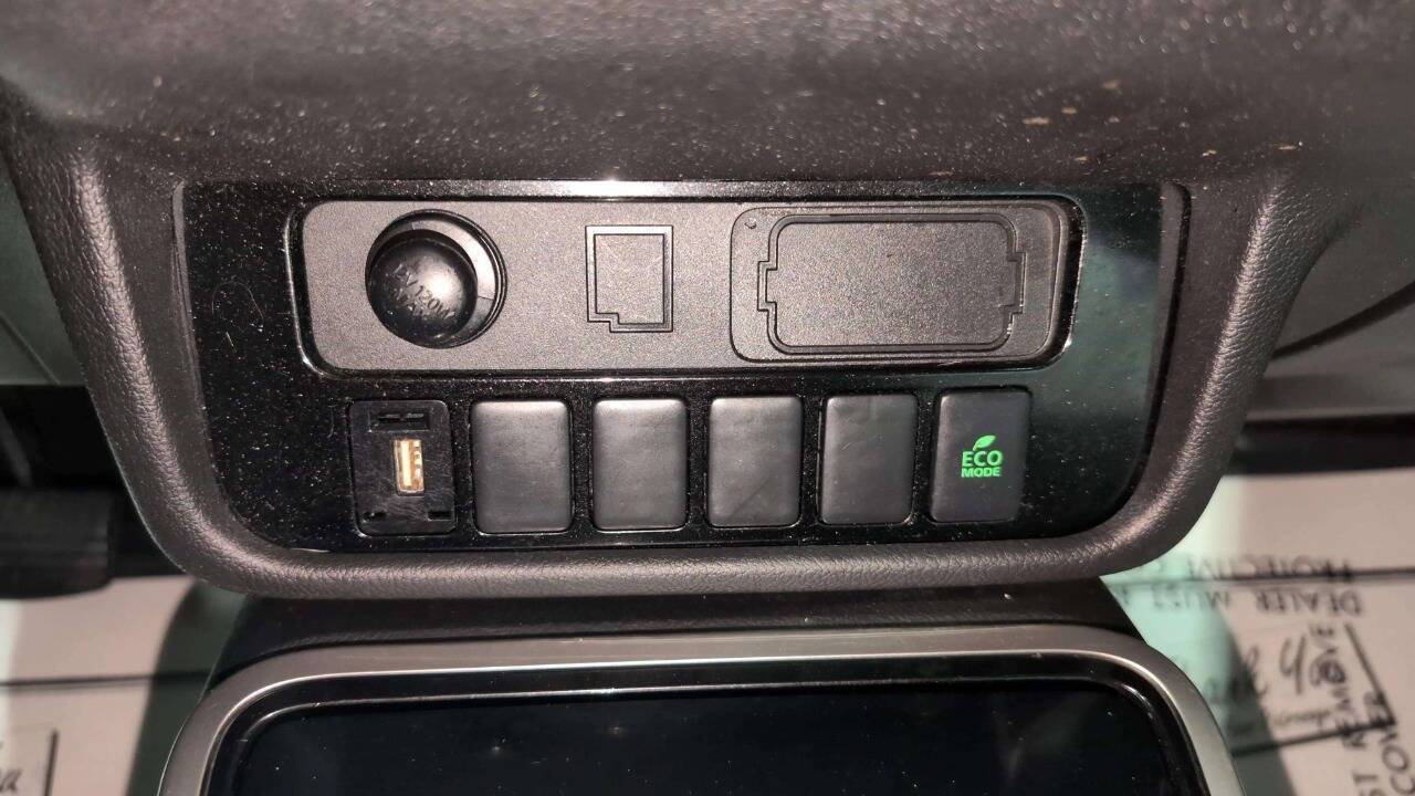 2020 Mitsubishi Outlander ES AWD 4dr SUV Lake Orion MI