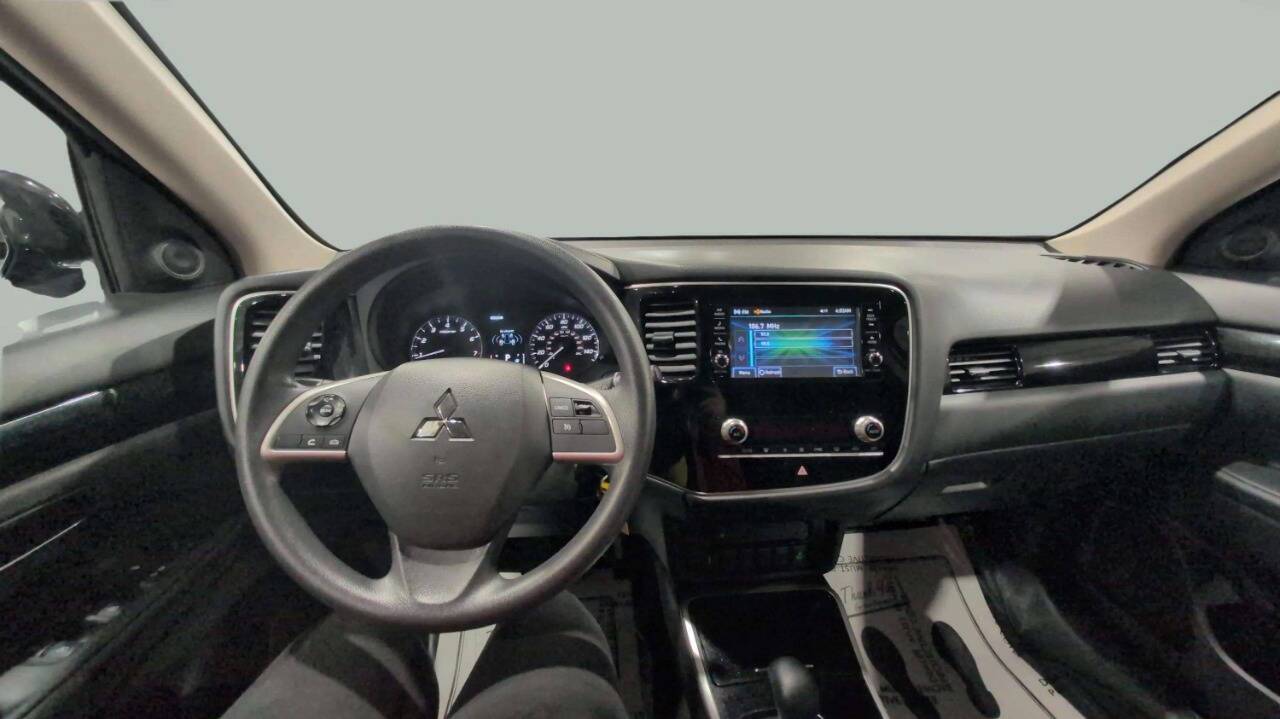2020 Mitsubishi Outlander ES AWD 4dr SUV Lake Orion MI