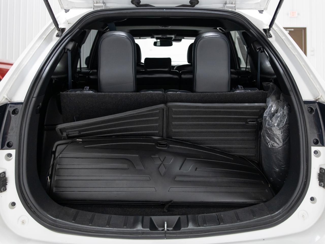 2020 Mitsubishi Outlander LE AWD 7-Passenger Cranberry PA