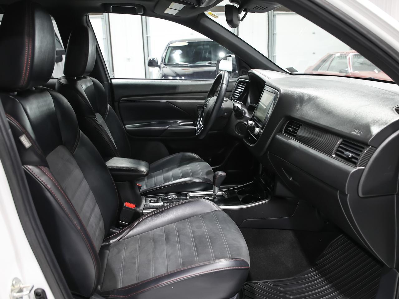 2020 Mitsubishi Outlander LE AWD 7-Passenger Cranberry PA