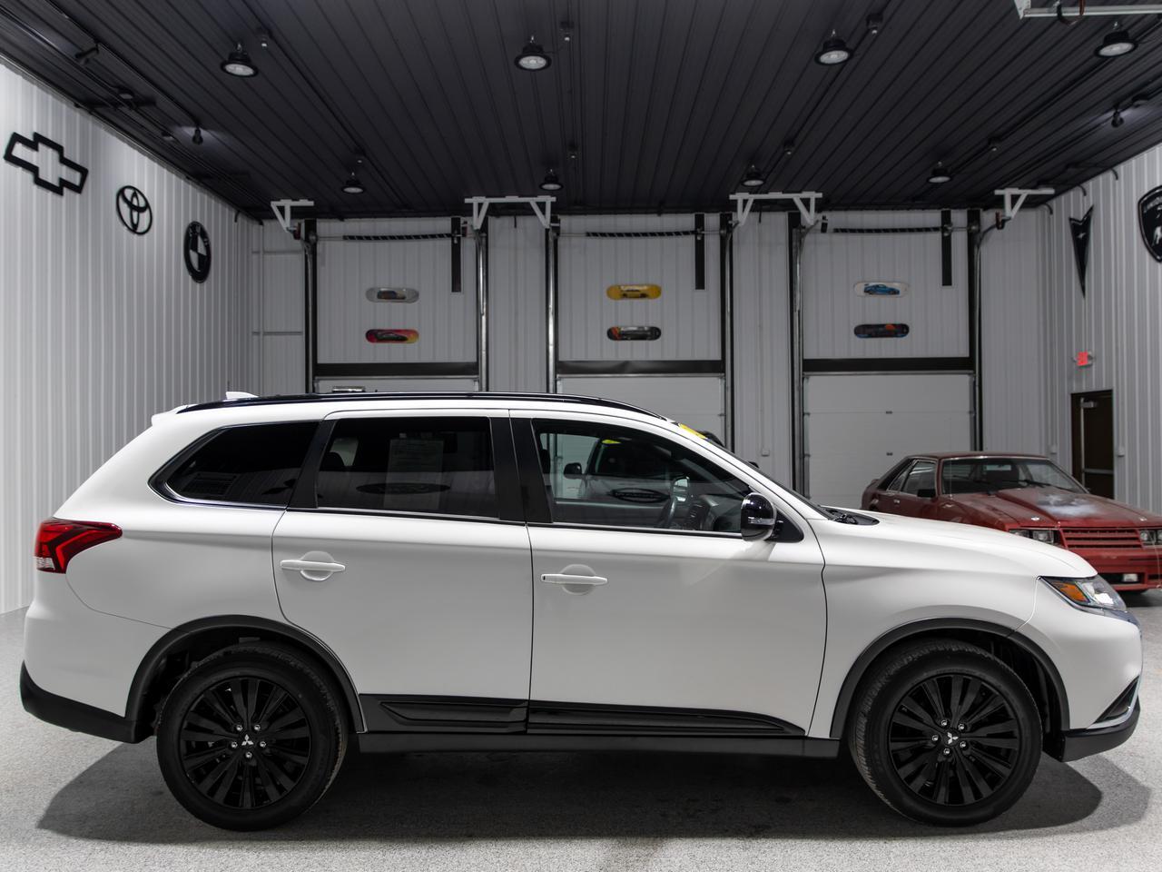 2020 Mitsubishi Outlander LE AWD 7-Passenger Cranberry PA