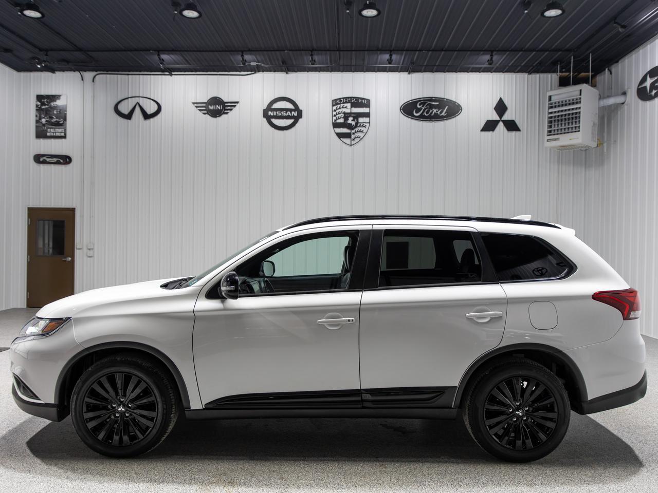 2020 Mitsubishi Outlander LE AWD 7-Passenger Cranberry PA