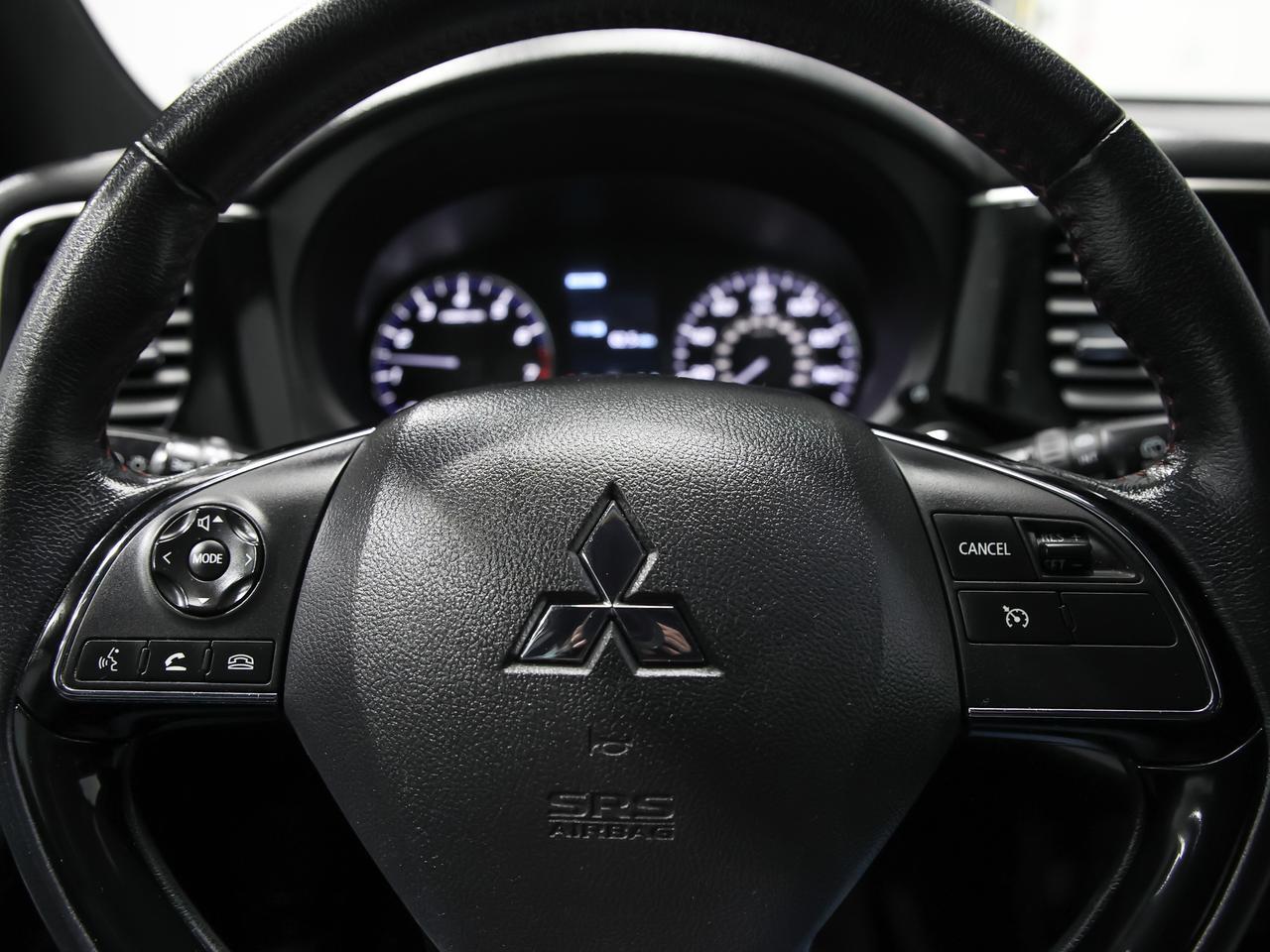 2020 Mitsubishi Outlander LE AWD 7-Passenger Cranberry PA