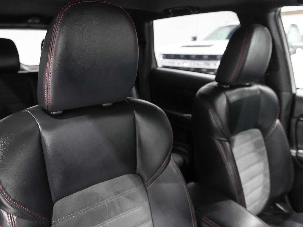 2020 Mitsubishi Outlander LE AWD 7-Passenger Cranberry PA