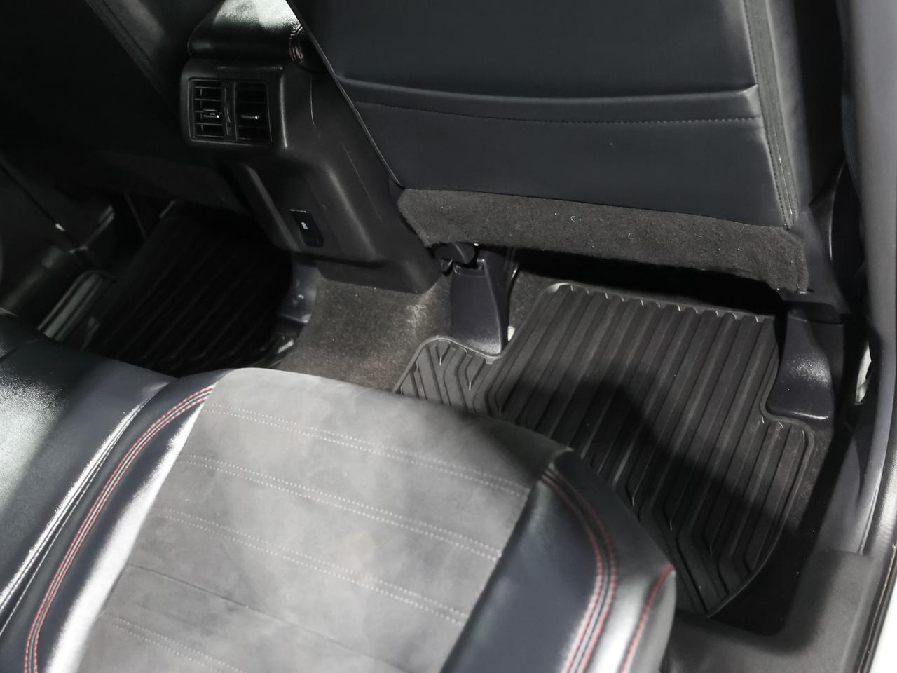 2020 Mitsubishi Outlander LE AWD 7-Passenger Cranberry PA