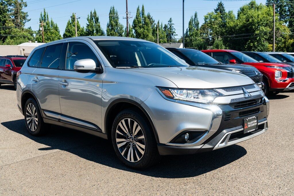 2020 Mitsubishi Outlander SE