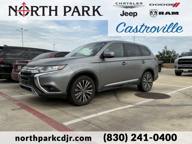 2020 Mitsubishi Outlander SE