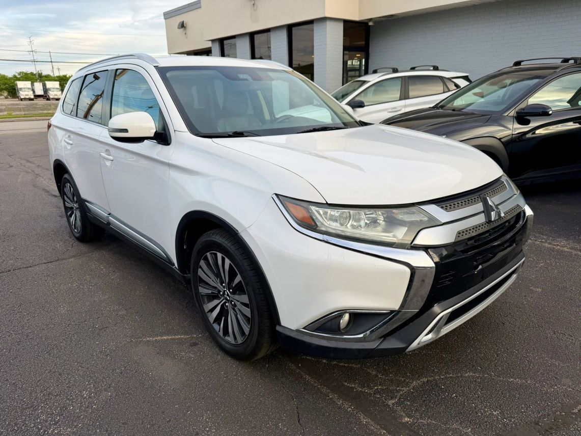 2020 Mitsubishi Outlander SEL Sport Utility 4D