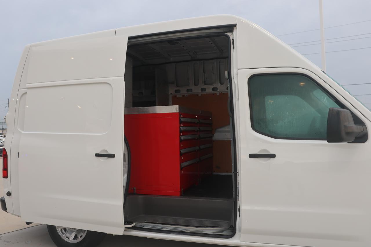 2020 NISSAN NV 2500 S Houston TX