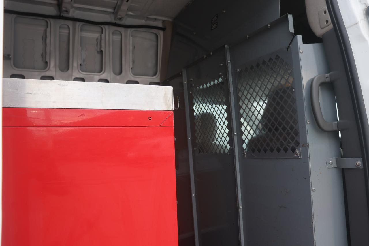 2020 NISSAN NV 2500 S Houston TX