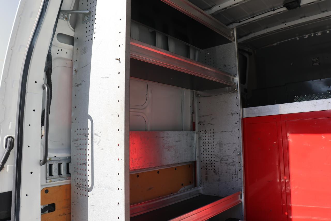 2020 NISSAN NV 2500 S Houston TX