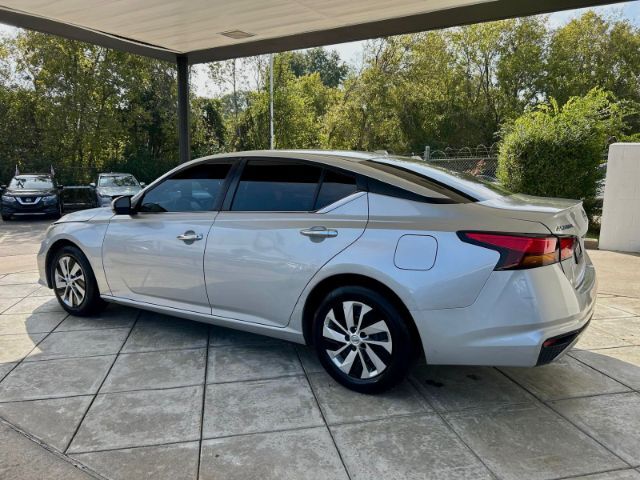 2020 Nissan Altima 2.5 S 122,450 mi.