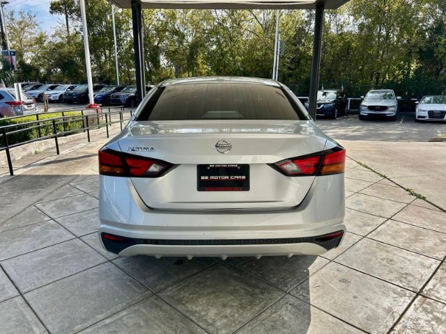 2020 Nissan Altima 2.5 S 122,450 mi.