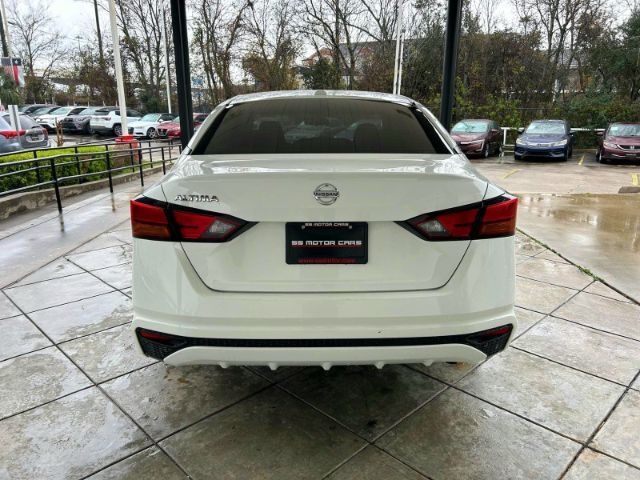 2020 Nissan Altima 2.5 S 131,916 mi.