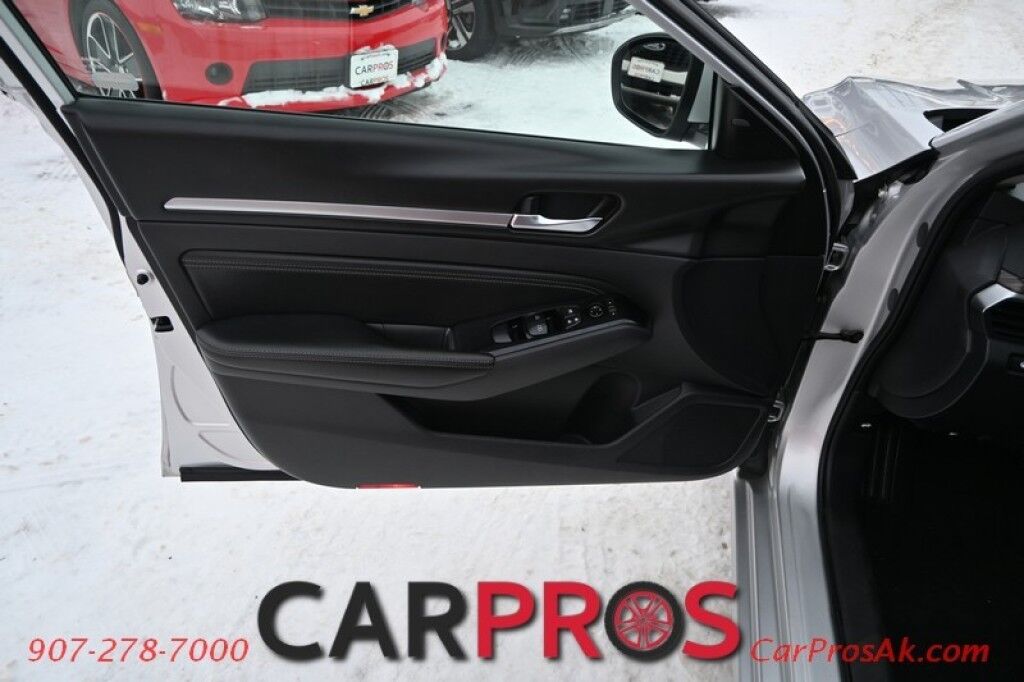 2020 Nissan Altima 2.5 SL - Power & Heated Leather Seats - Remote Start - Heated Steering Wheel - Power Sunroof - Navigation - Bluetooth - Bose Premium Sound - Blind Spot/Rear Cross Traffice/Lane Assist Anchorage AK