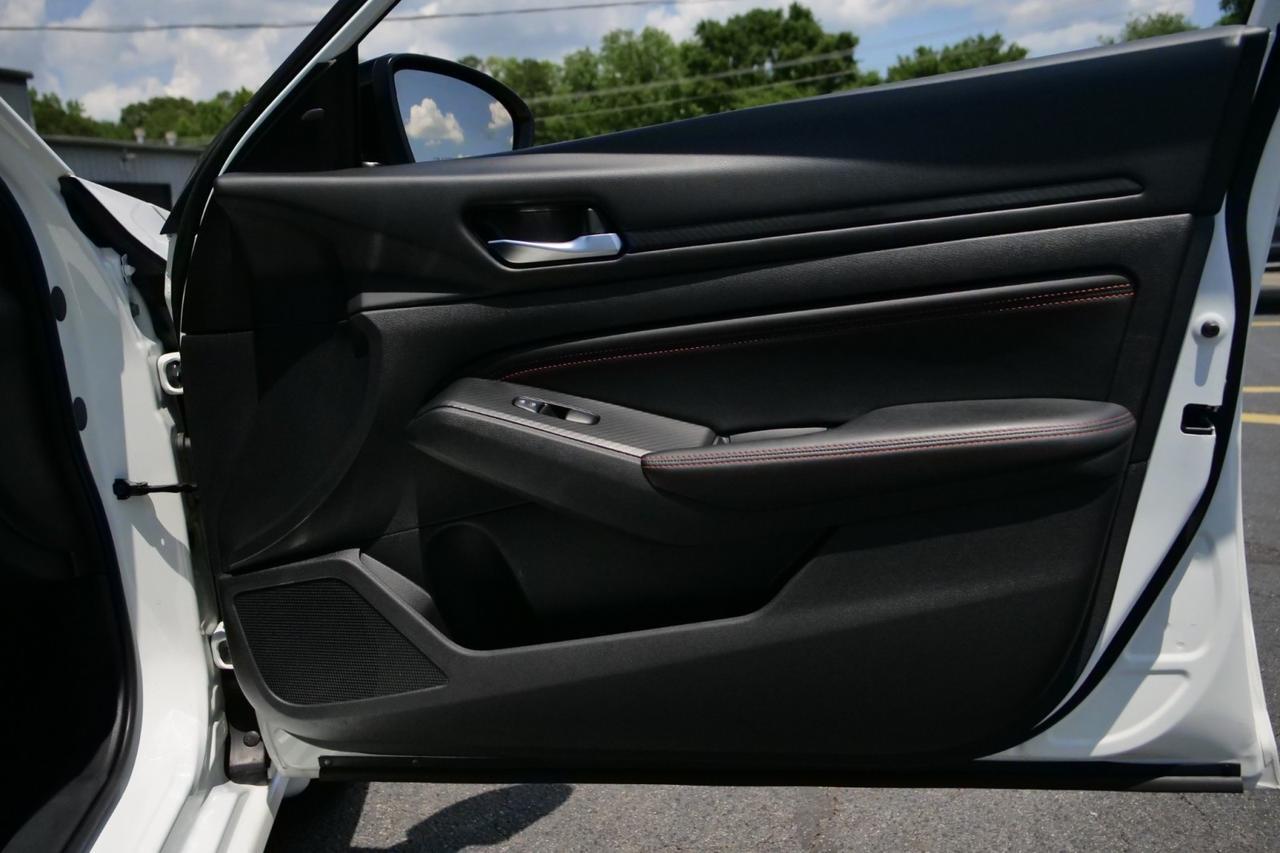 2020 Nissan Altima 2.5 SR / CarPlay / Android Auto! High Point NC