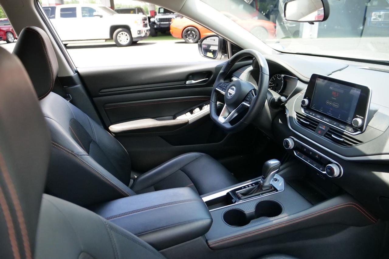 2020 Nissan Altima 2.5 SR / CarPlay / Android Auto! High Point NC