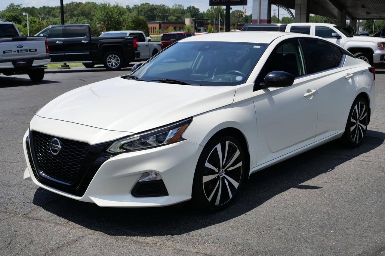 2020 Nissan Altima 2.5 SR / CarPlay / Android Auto! High Point NC