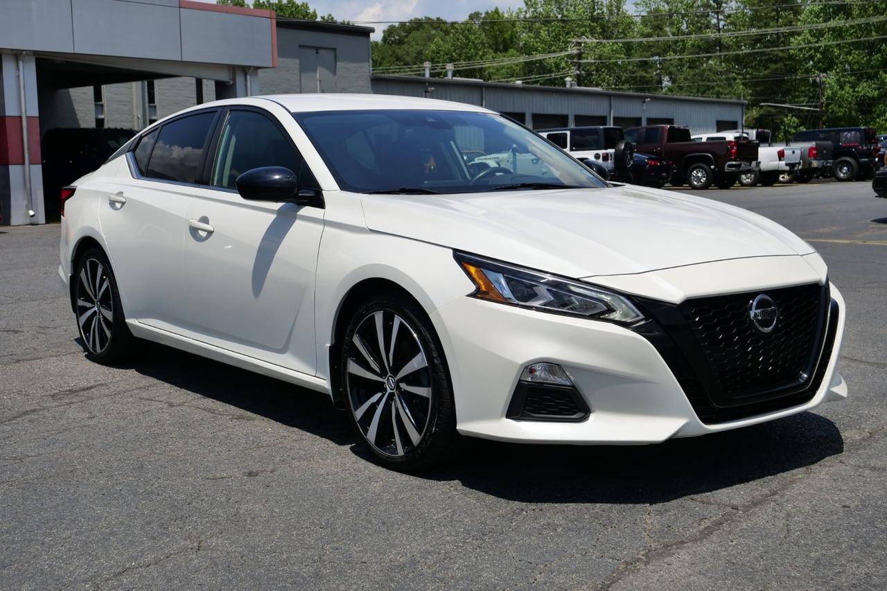 2020 Nissan Altima 2.5 SR / CarPlay / Android Auto! High Point NC
