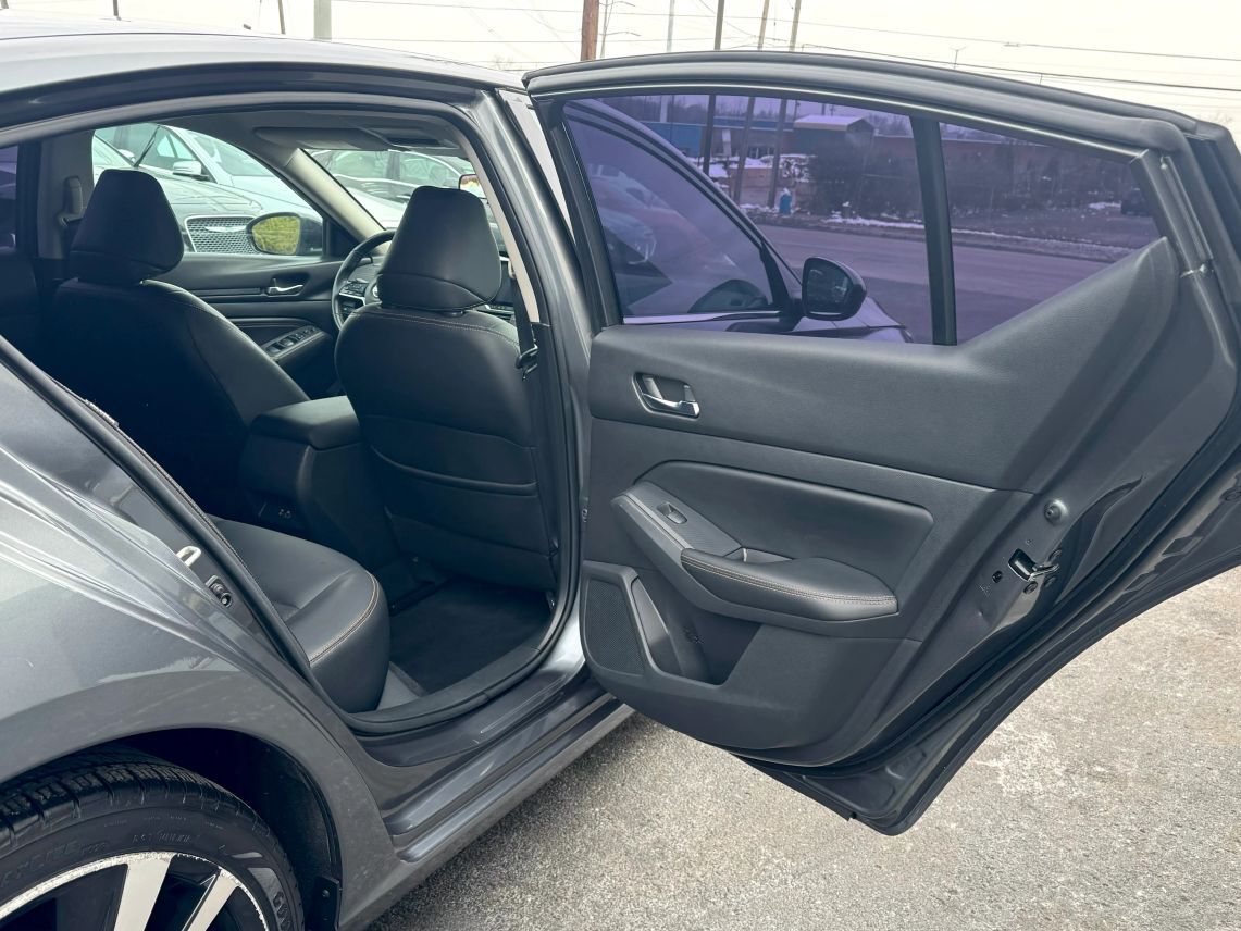 2020 Nissan Altima 2.5 SR Sedan 4D Cincinnati OH