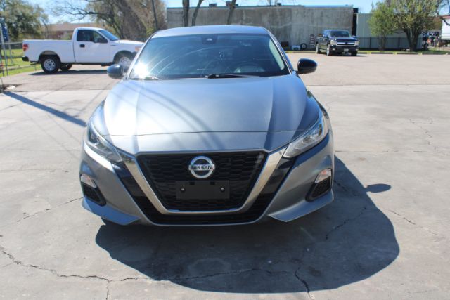 2020 Nissan Altima SR FWD
