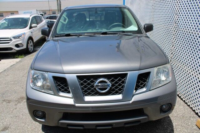 2020 Nissan Frontier CREW CAB SV VALUE TOW TONNEAU