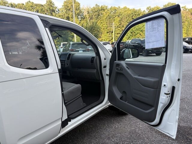 2020 Nissan Frontier S photo 28