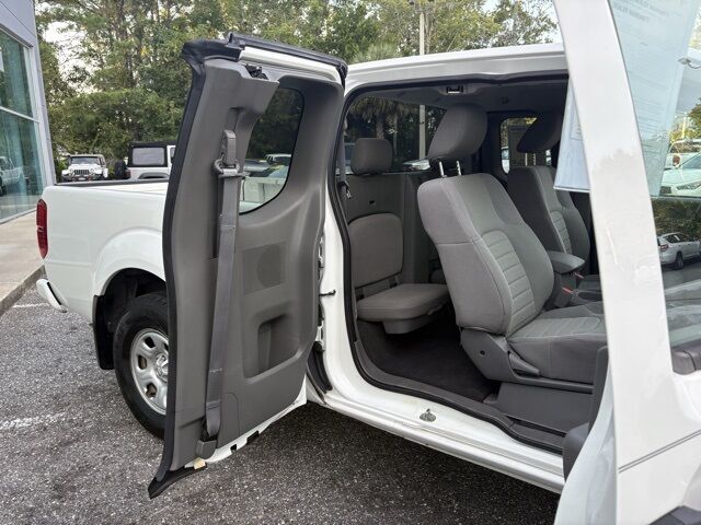 2020 Nissan Frontier S photo 26