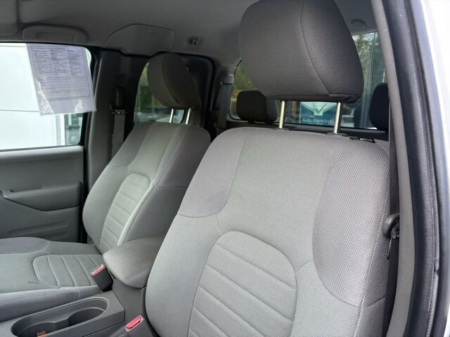 2020 Nissan Frontier S photo 11