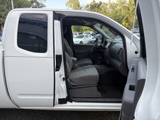 2020 Nissan Frontier S photo 29