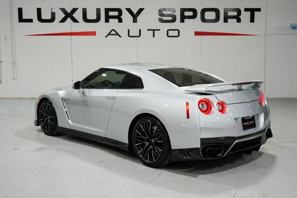 2020 Nissan GT-R Premium
