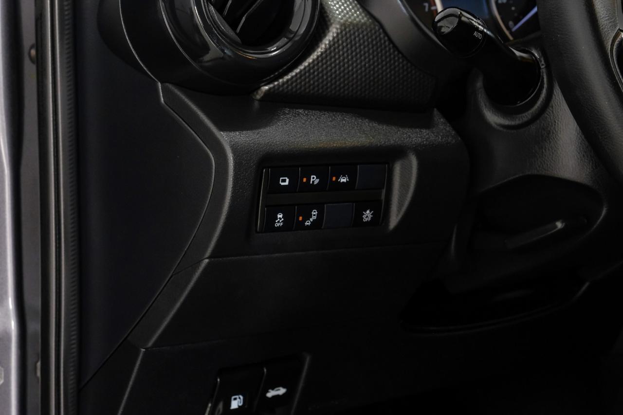 2020 Nissan Kicks S AUTOMATIC BLIND SPOT ASSIST LANE DEPARTURE FORWARD COLLISION W Carrollton TX
