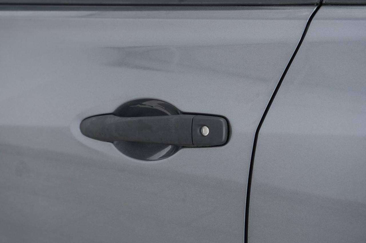 2020 Nissan Kicks S BLIND SPOT FORWARD COLLISION WARNING LANE DEPARTURE REAR CAMERA KEYLESS START Carrollton TX