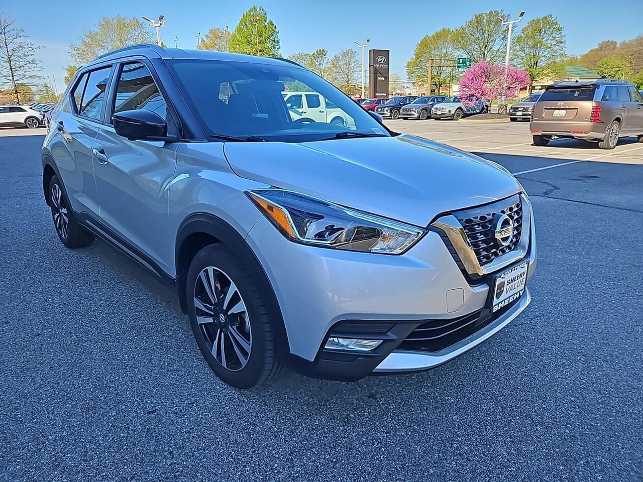2020 Nissan Kicks SR