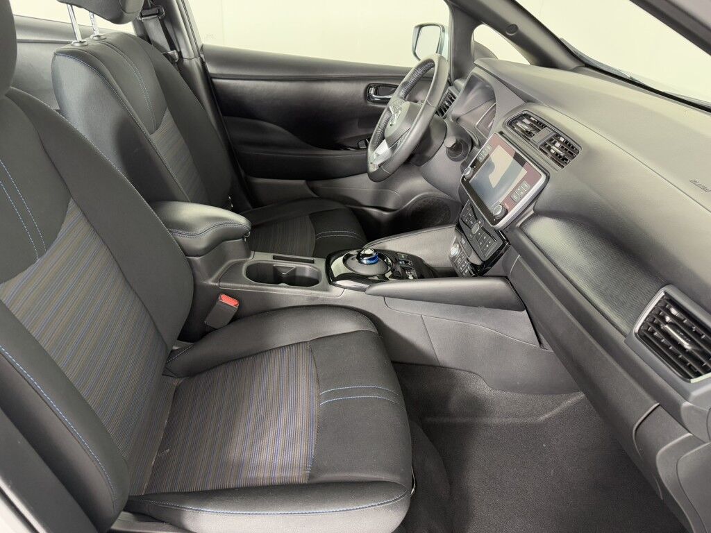 2020 Nissan LEAF SV Hatchback w/All Weather Pkg Maumee OH