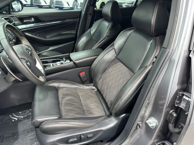 2020 Nissan Maxima SR