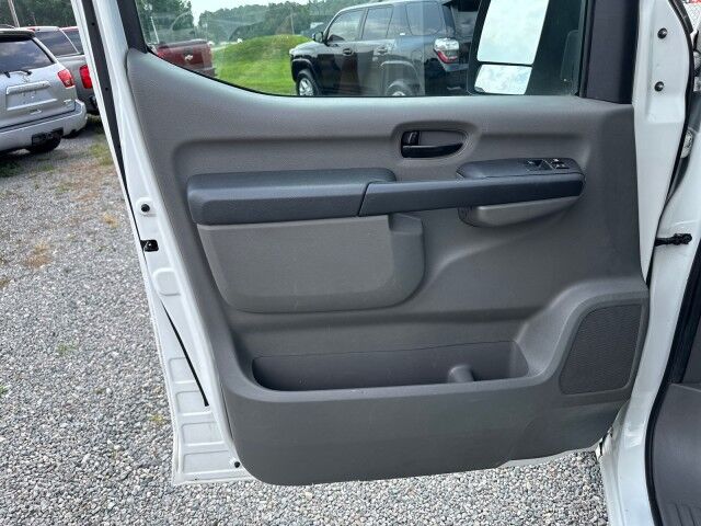 2020 Nissan NV2500 Cargo SV w/ Ladder Rack & Bin Package Low Top 4.0L Ashland VA